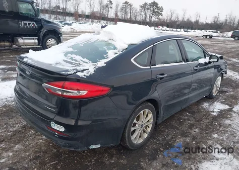 2019 Ford Fusion Energi Titanium from USA, damaged, VIN 3FA6P0SU0KR157431